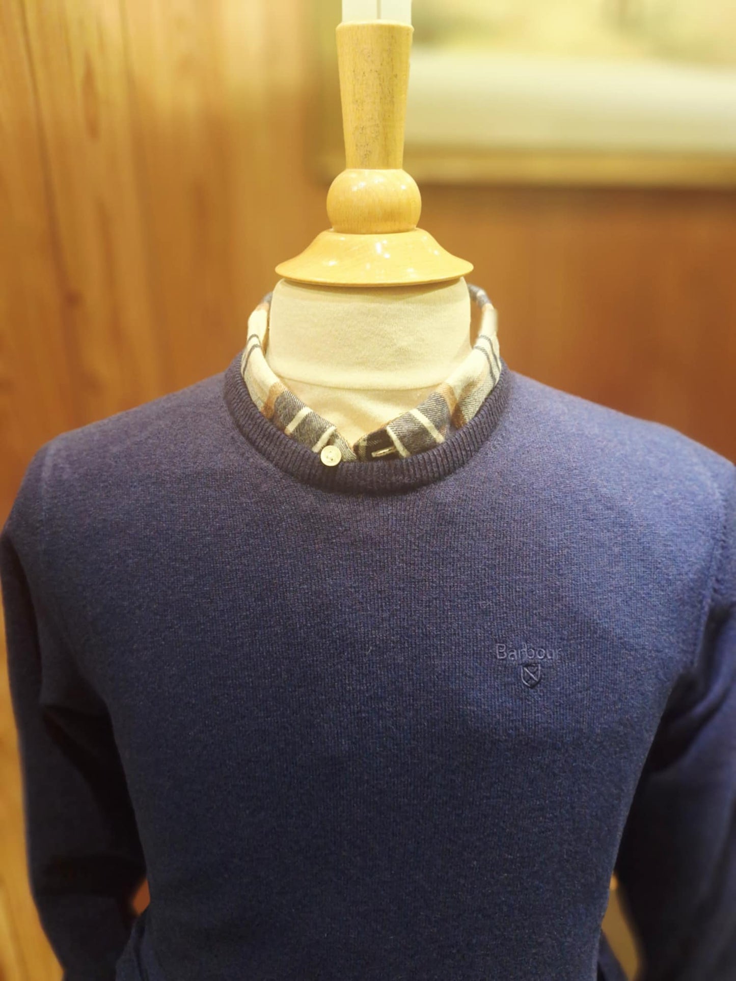 BARBOUR ESSENTIAL LAMBSWOOL CREW NECK SWEATER